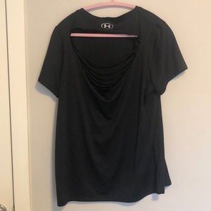 Under Armour cut open back loose top 🖤💕